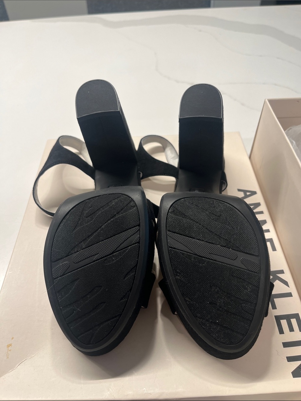 Anne Klein Black chunky heel - Picture 4 of 4